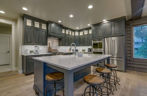 Tamarack Resort Apartment | Stunning Lakeside Paradise, Private Boat Dock, Hot Tub