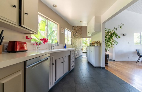 Hollywood Hills West House | Stunning Laurel Canyon Midcentury Modern-Best Location-Great Views!