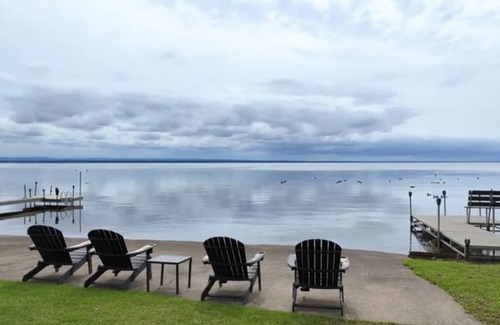 Blossvale House | Stunning Luxury lakefront House on Oneida Lake with hottub, firepit and Gameroom