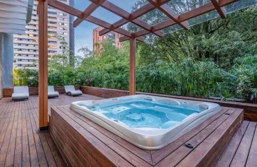 El Poblado Apartment | Stunning Luxury Penthouse with SPA and Concierge