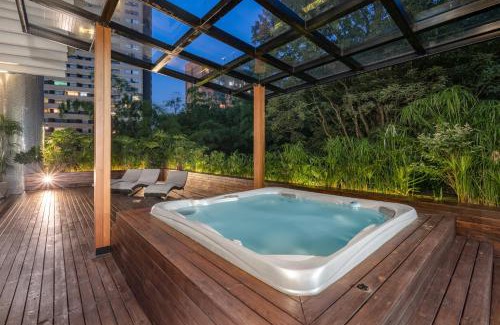 El Poblado Apartment | Stunning Luxury Penthouse with SPA and Concierge