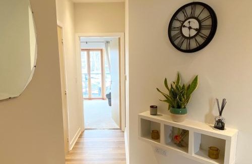 Portishead Apartment | Stunning Marina Apartment