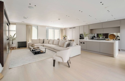 Mayfair Apartment | Stunning Mayfair Duplex Penthouse with AC, private elevator and Balconies