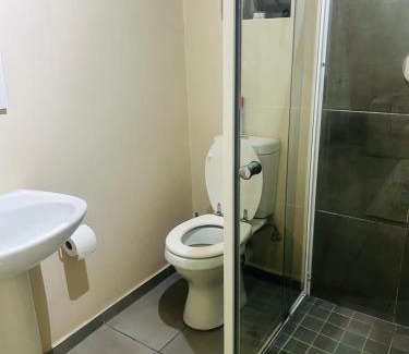 Greater Johannesburg Metropolitan Area Apartment | Stunning modern 2 bedroom apartment in Waterfall Ridge