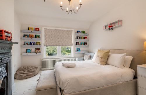 Hunton Bridge House | Stunning Modern Countryside Home PassTheKeys®