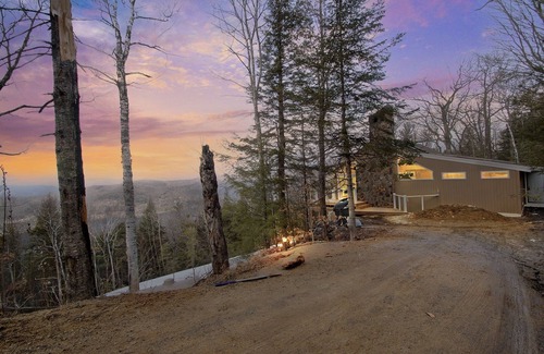 Campton Ski Chalet | Stunning Mountain Retreat in Campton, Perfect for Skiing and Year-Round Fun by RedAwning