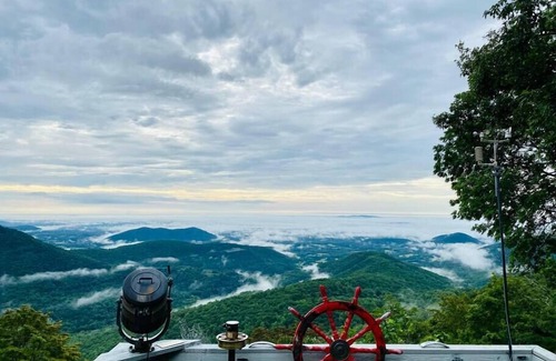 Free Union House | Stunning Mountain-Top Views w Hot Tub & 6 Bedrooms