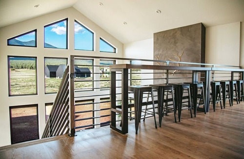 Fort Valley House | Stunning Mountain Views w/Hot Tub, A/C & Heated Floors at Base of Snowbowl