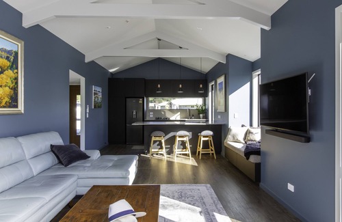 Richmond Cottage | Stunning new architectural tree-house in Richmond, Nelson