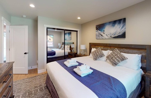 Y Area House | Stunning Newly Built Home Sleeps 10