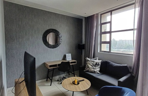 Greater Johannesburg Metropolitan Area Apartment | Stunning One Bedroom In Rosebank