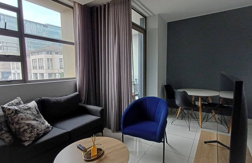 Greater Johannesburg Metropolitan Area Apartment | Stunning One Bedroom In Rosebank