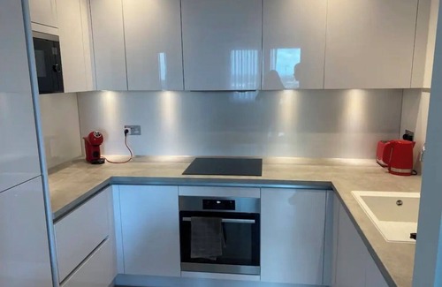 Norwood Green Apartment | Stunning one-bedroom apartment near Heathrow Airport