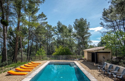 Roussillon House | Stunning panoramic views and heated pool in Roussillon