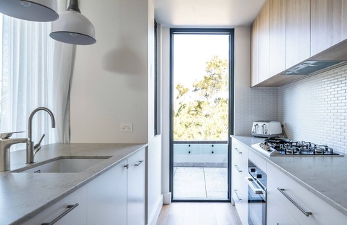 Collaroy Apartment | Stunning Penthouse Opposite Park, Golf Club and Tennis Centre