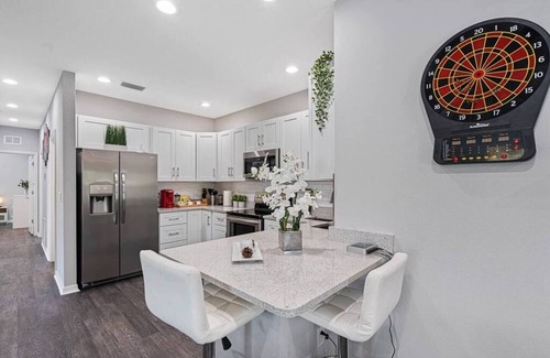 Ybor City Apartment | Stunning & Perfect Home w/Pool/Ping Pong Table Near Downtown, Ybor & Armateur