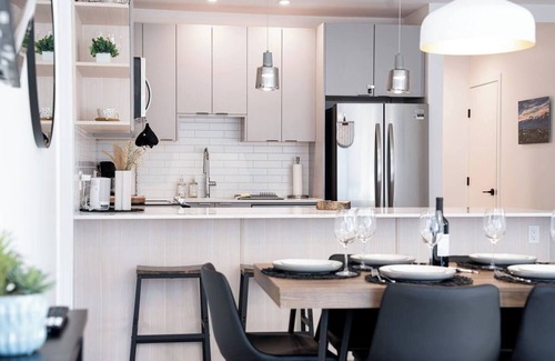 Revelstoke Condo | Stunning Pet-Friendly Condo with Expansive Mountain Views