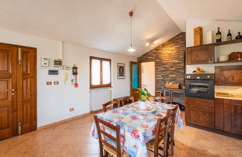 Strada in Chianti Villa | Stunning private villa with private pool, WIFI, hot tub, TV, pets allowed and panoramic view