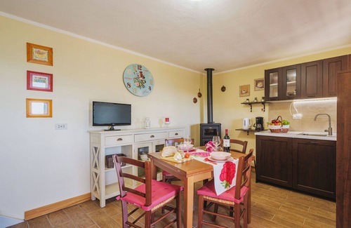 Stazzema House | Stunning private villa for 4 guests with WIFI, TV, terrace and pets allowed