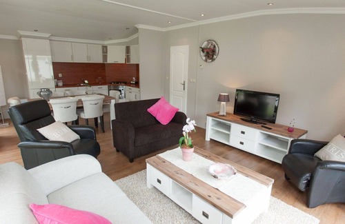 West-Graftdijk House | Stunning private villa for 4 people with WIFI, TV and terrace