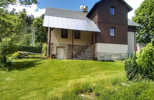 Korenov House | Stunning private villa for 20 people with WIFI, private pool, TV, terrace and pets allowed