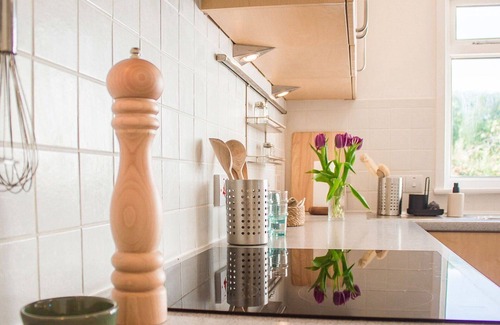 Portree House | Stunning private villa for 4 people with WIFI, TV and patio