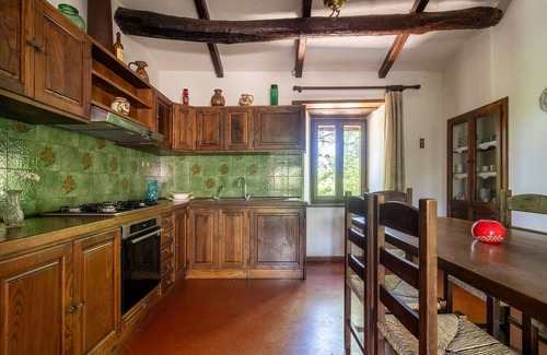 Monteriggioni House | Stunning private villa for 8 guests with private pool, WIFI and TV, close to Siena