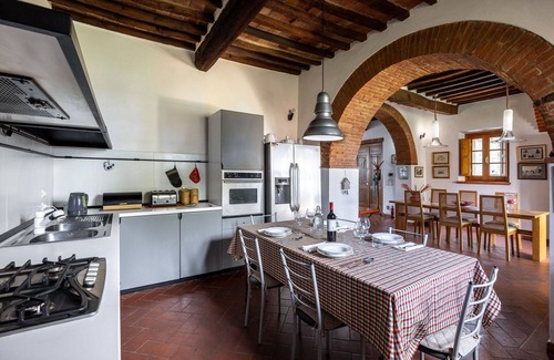 Pienza Villa | Stunning private villa for 8 people with WIFI, A/C, TV and veranda, close to Montepulciano