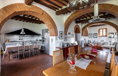 Pienza Villa | Stunning private villa for 8 people with WIFI, A/C, TV and veranda, close to Montepulciano