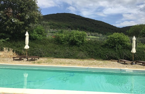 Villa A Sesta Villa | Stunning private villa with WIFI, A/C, pool, TV, patio and panoramic view, close to Siena