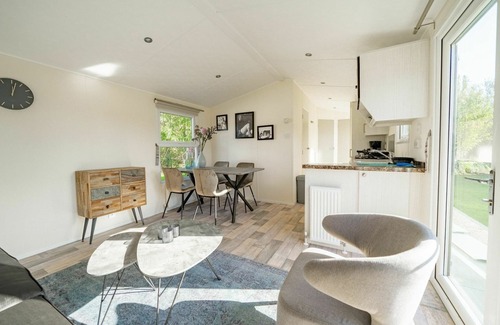 Kaatsheuvel House | Stunning private villa for 4 people with pool, WIFI, TV and terrace