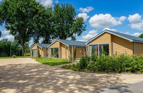 Kaatsheuvel House | Stunning private villa for 6 people with pool, WIFI, TV and terrace