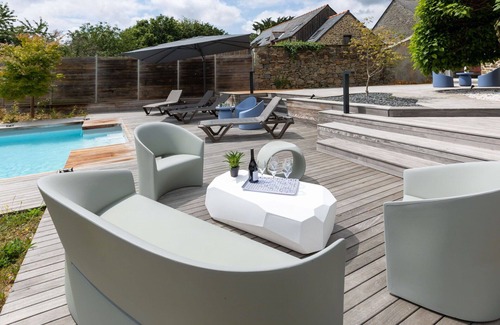 Le Tronchet Villa | Stunning private villa for 12 guests with WIFI, private pool, TV and terrace