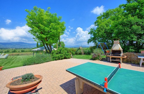 Fratticciola Villa | Stunning private villa with private pool, WIFI, hot tub, A/C and panoramic view, close to Cortona