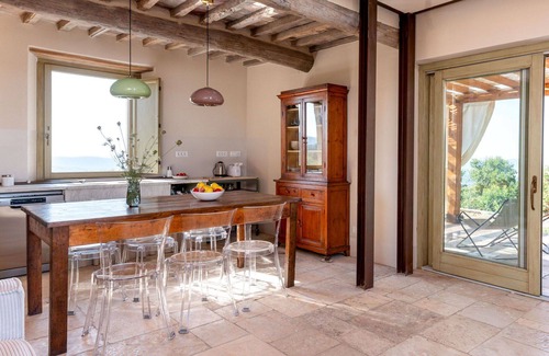 Roccastrada House | Stunning private villa for 10 people with WIFI, private pool, terrace and pets allowed