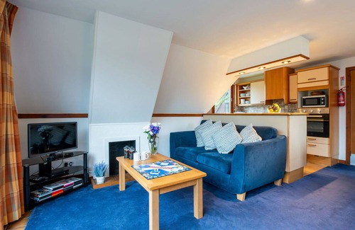 South Laggan House | Stunning private villa for 6 people with WIFI, TV, terrace, pets allowed and panoramic view
