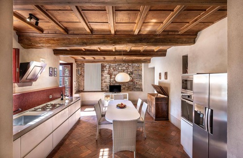 Villabuona Villa | Stunning private villa with WIFI, private pool, TV, patio and panoramic view, close to Lucca