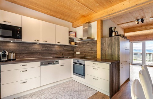 Wolfsberg House | Stunning private villa with hot tub, WIFI, TV, terrace, pets allowed and panoramic view