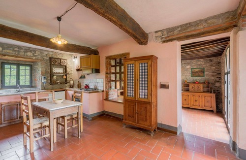 Bucine Villa | Stunning private villa for 20 guests with WIFI, private pool, patio, pets allowed and panoramic .