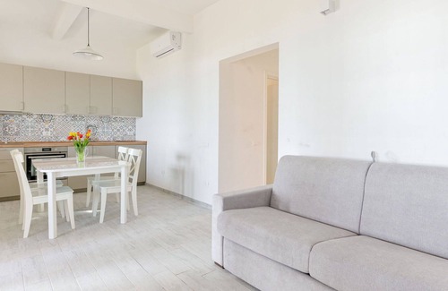 Follonica House | Stunning private villa for 6 people with A/C, WIFI, balcony and pets allowed