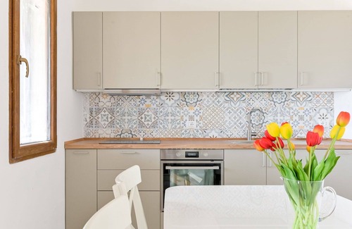 Follonica House | Stunning private villa for 6 people with A/C, WIFI, balcony and pets allowed