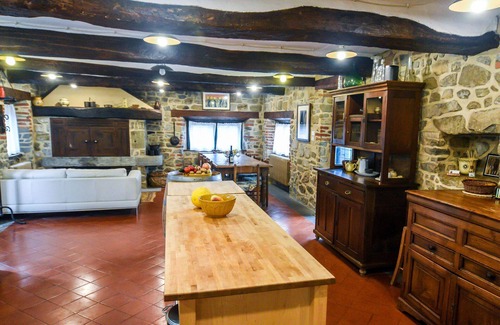 Cortona Villa | Stunning private villa with WIFI, private pool, TV, patio and panoramic view, close to Cortona