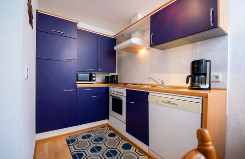 Marsberg House | Stunning private villa for 4 people with WIFI, TV, terrace and pets allowed