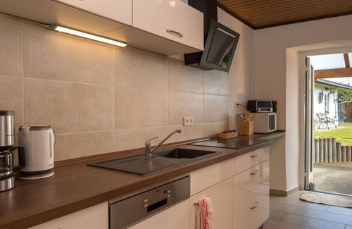 Manderscheid House | Stunning private villa for 7 guests with WIFI, TV, patio and parking