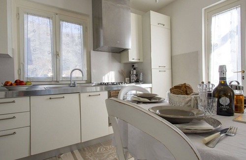 Macchino House | Stunning private villa for 6 people with private pool, hot tub, WIFI, TV, patio and pets allowed