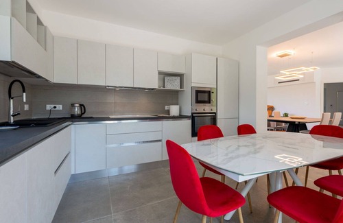 Soglio Villa | Stunning private villa for 8 guests with WIFI, A/C, hot tub, TV, terrace and panoramic view