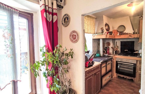 Preore House | Stunning private villa for 6 people with TV, patio, pets allowed and panoramic view