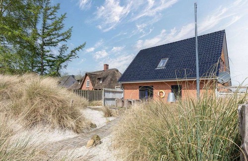 Hauert House | Stunning private villa for 6 guests with WIFI, TV and terrace