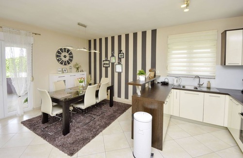 Smilcic House | Stunning private villa for 6 guests with A/C, private pool, WIFI, TV and terrace