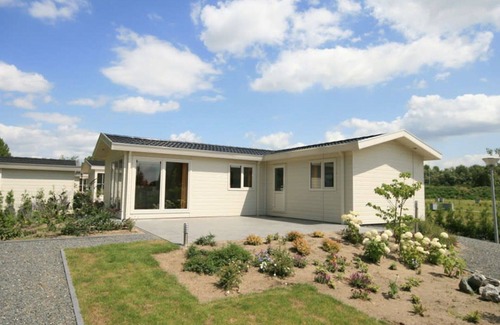 Susteren House | Stunning private villa for 4 people with pool, WIFI, TV, terrace and parking